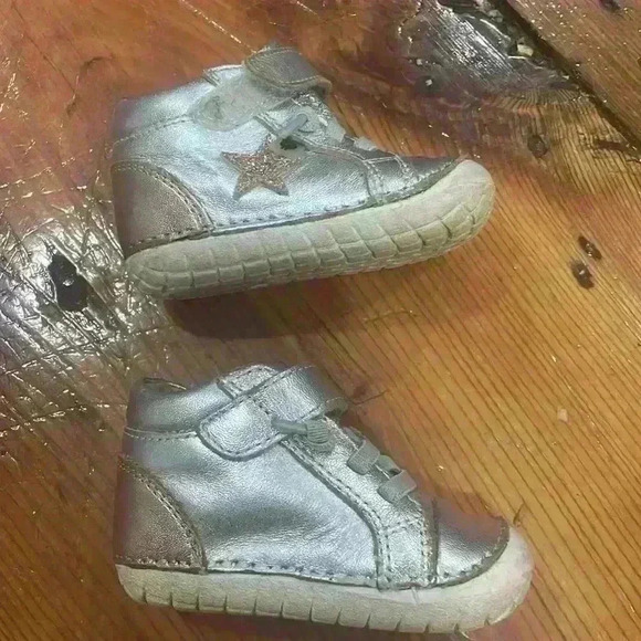Old Soles Australia silver and rose gold 6-9 months US 3 baby sneaker shoes - Picture 5 of 9